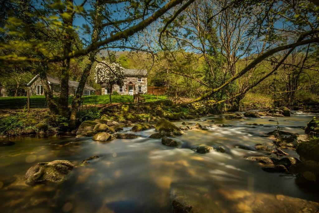 Charming Riverside Cottage In Snowdonia National Park Tanygrisiau Bagian luar foto