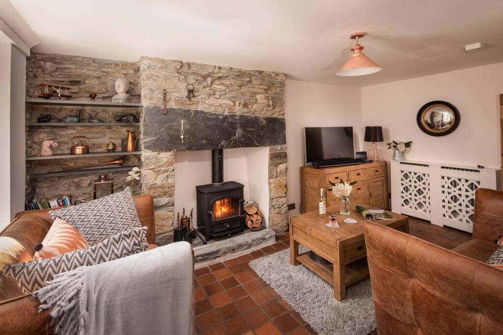 Charming Riverside Cottage In Snowdonia National Park Tanygrisiau Bagian luar foto