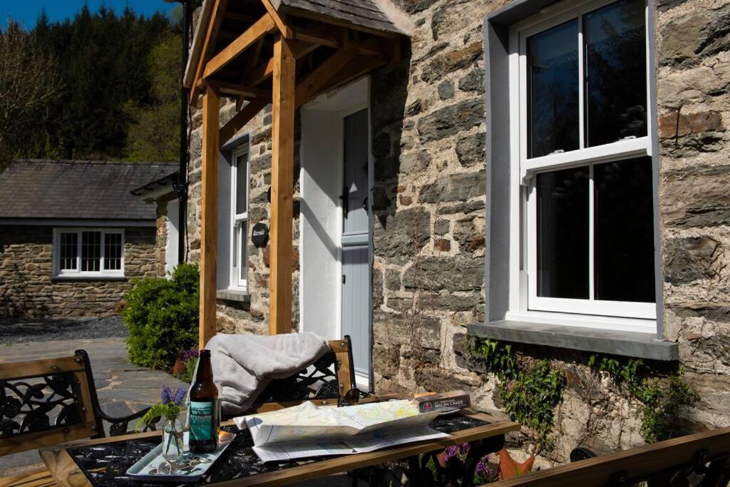 Charming Riverside Cottage In Snowdonia National Park Tanygrisiau Bagian luar foto